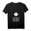Damen T-Shirt mit V-Ausschnitt 'Ich muss gar nichts ich muss nur nach Kanada' – Perfekt für Kanada Fans & Reisende nach Vancouver, Montreal, Toronto