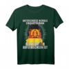 Unterschätze niemals einen alten Mann der in der DDR Ossi T-Shirt - Stolzes Ostdeutschland Design für Papa, Vater & Großvater