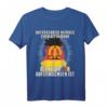 Unterschätze niemals einen alten Mann der in der DDR Ossi T-Shirt - Stolzes Ostdeutschland Design für Papa, Vater & Großvater