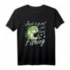 Fishing Girl Lustig Angeln Geschenk Frau - Perfektes T-Shirt für Anglerinnen, Valentinstag, Geburtstag & Weihnachten
