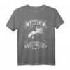 Geboren zum Angeln gezwungen zum Arbeiten - Lustiges Angler T-Shirt für Hobby- und Profiangler, perfekt für Angelausflüge und Fischer
