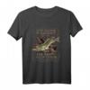 Hecht Angler Spruch T-Shirt - Zum Angeln geboren, zur Arbeit gezwungen - Vintage Design, perfektes Geschenk für Angler mit Humor