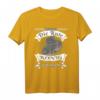 Angler Reicht mir die Rute ihr Narren der König will angeln T-Shirt – Lustiges Welsangler Design für Angelausflüge & Geburtstagsgeschenke