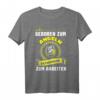 Geboren zum Angeln gezwungen zum Arbeiten - Angler T-Shirt als Geschenkidee für Fischer und Angler, perfekt für Geburtstag & Weihnachten