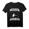 Ich brauche keine Therapie, ich muss nur Angeln gehen - Lustiges Hobby T-Shirt für Fischer & Angler, perfektes Geschenk für Angelbegeisterte