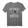 Ich Liebe Es Wenn Mich Meine Frau Zum Angeln Gehen Lasst T-Shirt – Lustiges Angelmotiv als Geschenk für Angler und Fischer