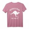 Australia is calling and I must go Känguru Australien Spruch T-Shirt – Lustiges Geschenk für Australien-Fans, Backpacker & Reisebegeisterte