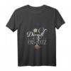 Dirndl Ersatz Trachtenshirt Damen mit V-Ausschnitt – Lustiges Oktoberfest & Volksfest T-Shirt mit Edelweiß für Bayern, Tirol & Steiermark