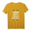 Warning Carina Had A Really Bad Day T-Shirt – Personalisierte lustige Geschenkidee für Mädchen bei schlechten Tagen