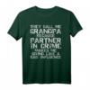 Funny Grandpa is a Bad Influence Quote Grandfather T-Shirt – Lustiges Vatertagsgeschenk für Großvater, Vater & Stiefvater mit Humor