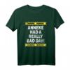 Warning Anneke Had A Really Bad Day T-Shirt – Personalisiertes lustiges Geschenk für Mädchen mit Warnband und Namen