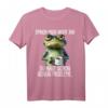 Guten Morgen? Ganz dünnes Eis! Lustiges Kaffee Spruch T-Shirt für Morgenmuffel, Schichtarbeiter & Katzenliebhaber
