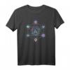 Dungeons & Dragons Geometric Hologram Logo T-Shirt – Offizielles D&D Merchandise mit Dice Design für Fans und Rollenspieler