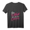Damen T-Shirt 'Die tut nix, die will nur Campen' – Lustiges Camper & Camping Geschenk mit V-Ausschnitt für Outdoor- und Campingfans