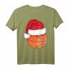 Basketball mit Weihnachtsmütze T-Shirt - Motivationsshirt für Basketballfans, perfekt als Weihnachtsgeschenk für Mädchen, Jungen, Mütter und Väter