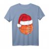 Basketball mit Weihnachtsmütze T-Shirt - Motivationsshirt für Basketballfans, perfekt als Weihnachtsgeschenk für Mädchen, Jungen, Mütter und Väter