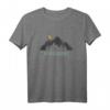 Für echte Bergjungs - In den Bergen zuhause T-Shirt - Perfektes Geschenk für Wanderer, Naturfreunde & Outdoor-Enthusiasten