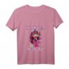 Wander Woman Bergsteiger T-Shirt für Damen mit Totenkopf & V-Ausschnitt – Lustiges Outift für Bergliebhaberinnen & Gipfelstürmerinnen, perfekt als Geschenk zum Muttertag, Weihnachten & Geburtstag