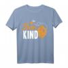 BEE KIND Retro Imker T-Shirt - Witziges Bienen Wortspiel für Honigliebhaber, Imker & Naturliebhaber, Perfektes Geschenk zu Weihnachten, Vatertag, Muttertag & Geburtstag