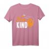 BEE KIND Retro Imker T-Shirt - Witziges Bienen Wortspiel für Honigliebhaber, Imker & Naturliebhaber, Perfektes Geschenk zu Weihnachten, Vatertag, Muttertag & Geburtstag