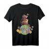 Niedliches Mosaikbär T-Shirt mit Honigfass und Biene – Kunstliebhaber Geschenk inspiriert von polnischem Wandbild