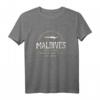 Retro Malediven im Vintage-Stil T-Shirt – Klassisch geschnitten für Malediven-Reisen & Urlaubserinnerungen