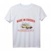 Schweden Auto V 240 T-Shirt für Autoliebhaber – Perfekt für Camping, Familienurlaub & Retro Auto Fans