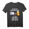 Herren Ich bin ein einfacher Mann, ich mag Camping und Bier T-Shirt – Perfektes Geschenk für Camper, Wohnmobil-Fahrer und Bierliebhaber