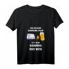 Damen T-Shirt mit V-Ausschnitt: Ich bin eine einfache Frau, mag Camping und Bier – Perfekt als Geschenk für Camping- und Bierliebhaberinnen