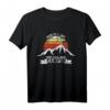 Der tut nix Der will nur Campen - Lustiges Camper & Camping T-Shirt als Geschenk zum Geburtstag oder Weihnachten für Outdoor-Fans