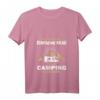 Damen Camping und Wein T-Shirt mit V-Ausschnitt – Lustiges Geschenk für Frauen, die Natur und Wein lieben