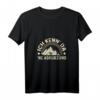 Lustiges Damen Wandern Berg Camping T-Shirt mit V-Ausschnitt - Originelles Geschenk für Natur- und Outdoorliebhaber zu jedem Anlass