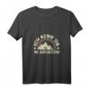 Lustiges Damen Wandern Berg Camping T-Shirt mit V-Ausschnitt - Originelles Geschenk für Natur- und Outdoorliebhaber zu jedem Anlass