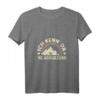 Lustiges Damen Wandern Berg Camping T-Shirt mit V-Ausschnitt - Originelles Geschenk für Natur- und Outdoorliebhaber zu jedem Anlass