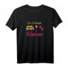 Damen Camping T-Shirt - Ich bin eine einfache Frau mit Wein, Hund und Camper - Perfektes Geschenk für Campingliebhaberinnen