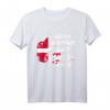 Dänemark Urlaub T-Shirt mit Dänischer Flagge – Klassisch geschnitten, doppelt genähter Saum, perfekt für Dänemark Fans und Reisen