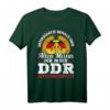 Alter Mann in der DDR aufgewachsen T-Shirt - Lustiges Ossi Spruch Geschenk für Vater, Opa & Ostdeutschland Fans