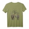 Elefanten mit Bäumen auf Safari in Kenia / Afrika T-Shirt - Farbenfrohes Wildtiere Motiv für Afrika-Fans und Naturliebhaber