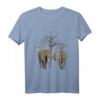 Elefanten mit Bäumen auf Safari in Kenia / Afrika T-Shirt - Farbenfrohes Wildtiere Motiv für Afrika-Fans und Naturliebhaber