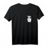 Elefant in Brusttasche T-Shirt – Handgezeichnetes Tierdesign, Perfekt als Geschenk für Tierliebhaber zu Geburtstag oder Weihnachten