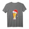Bier mit Weihnachtsmütze T-Shirt - Lustiges Weihnachtsgeschenk für Bierliebhaber, Brauer & Sauf-Fans