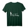 Fliegenfischer in der Natur vor Bergen und Seen T-Shirt – Perfektes Geschenk für Angler, Fischer & Outdoor-Fans