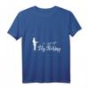 Fliegenfischer in der Natur vor Bergen und Seen T-Shirt – Perfektes Geschenk für Angler, Fischer & Outdoor-Fans