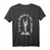 Motivierendes HapKoala Skelett Handknochen T-Shirt mit Zitat 'Die with Memories not Dreams' – Für Abenteurer und Lebensgenießer