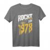 45. Geburtstag Rockt Seit 1978 T-Shirt - Cooles Jahrgang 1978 Design für Metal Fans, Gitarrenliebhaber, Biker und Rockmusiker