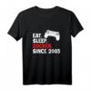 Geburtstag Geschenk für Zocker - Lustiges 'Eat Sleep Zocken' T-Shirt für Gamer, PC & Konsolen Freaks, perfekt für Jungen, Mädchen, Männer & Frauen