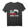 Geburtstag Geschenk für Zocker - Lustiges 'Eat Sleep Zocken' T-Shirt für Gamer, PC & Konsolen Freaks, perfekt für Jungen, Mädchen, Männer & Frauen