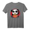 Anime Panda T-Shirt mit Ramen Motiv – Süßes und cooles japanisches Kleidungsstück für Panda- und Ramenliebhaber, Perfekt für Geschenke