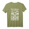 Geocaching T-Shirt mit GPS & Cache Design - Lustiges Outdoor-Hobby Shirt für Geocacher & Abenteuerlustige