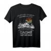 Lustiges Geocacher Geschenk T-Shirt - Zerstochen, verdreckt, durchgeschwitzt & ausgepowered – Perfekt für Abenteurer zu Weihnachten, Geburtstag & Ostern